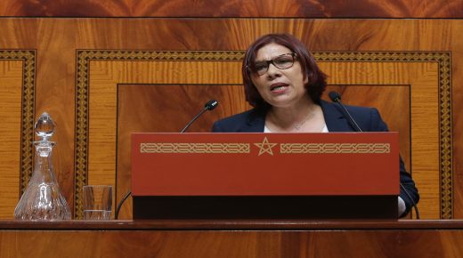 فيروس كورونا يُحلق فوق مجلس النواب.. سعال البرلمانية لبلق يوقف جلسة البرلمان