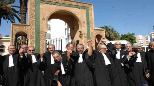 محامو المغرب ينتفضون في وجه التامك: خطة السجون تضمنت مسا بحصانة الدفاع والمحامي ليس زائرا عادياً