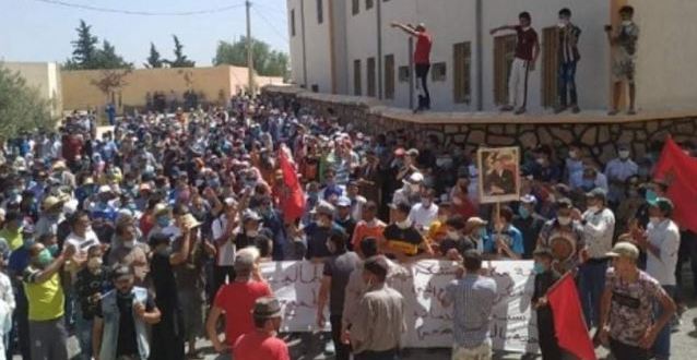 بعد وفاة حامل أثناء وضعها.. ساكنة بولمان تخرج للاحتجاج على الوضعية الكارثية لقطاع الصحة