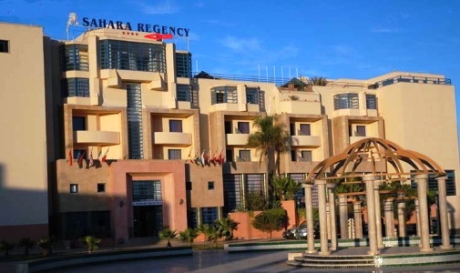 والي جهة وادي الذهب متهم بعدم تفعيل تعليمات ملكية صارمة ومسؤولون كبار في قفص الإتهام!. تفاصيل مثيرة حول تحويل أقدم وحدة فندقية بالداخلة إلى بؤرة للفساد وتنظيم القصاير بالمال العام وعدم أداء أجور العمال وهضم حقوقهم ضداً في تعليمات محمد السادس