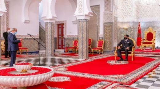 وضعية الاقتصاد المغربي.. والي بنك المغرب يقدم تقريرا مفصلا لمحمد السادس