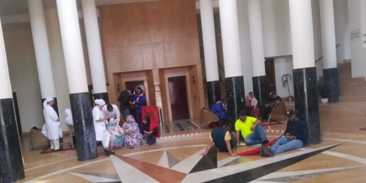 البام يدخل على قضية “صحراء ريجينسي” ويُسائِل وزير الداخلية عن تشريد بلدية الداخلة لمستخدمات ومستخدمي الفندق وتهديد الأمن الإجتماعي بالمدينة