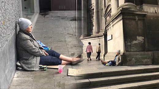 سياسية من أصول مغاربية تتحول إلى متسولة في شوارع بلجيكا!