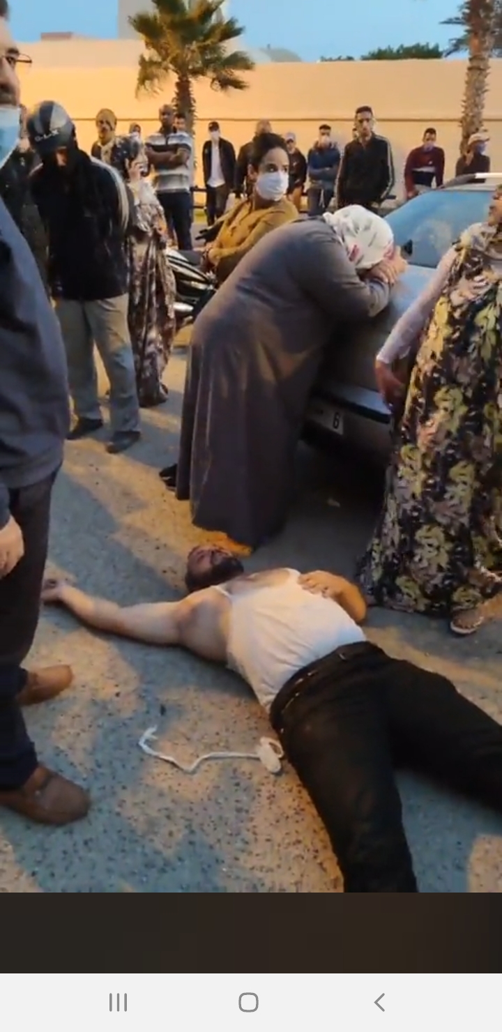 بحماية من والي جهة الداخلة وأمام أعين رجال الأمن!.. مافيا مسلحة تشن هجوما عنيفا على مستخدمي فندق صحراء ريجينسي بالداخلة والقضية وصلت البرلمان ومكتبي رئيس الحكومة ووزير الداخلية وأخذت مجرى حقوقي دولي