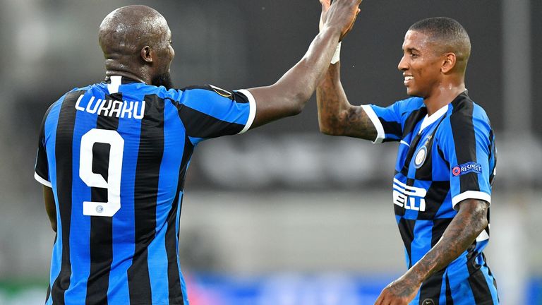 إنتر ميلان يتوعد إشبيلية بخماسية في شباك شاختار