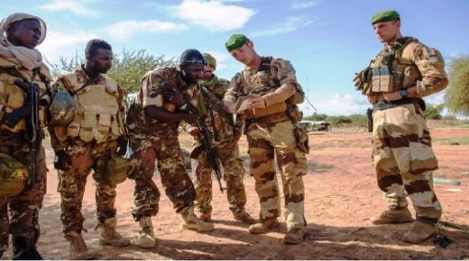 قيادة مالي تطلب من الفرنسيين مشاركة المغرب في العمليات الموجهة ضد الإرهاب.. وهذه هي التفاصيل!