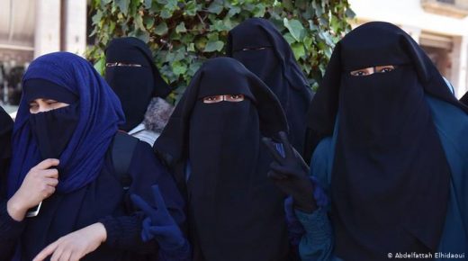 مغربيات زوجات مقاتلي “داعش” يناشدن محمد السادس للتدخل لإعادتهن إلى المغرب