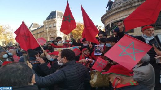 دعما للتدخل المغربي بالكركرات.. الجالية المغربية تتظاهر في باريس
