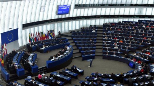 البرلمان الأوروبي يصوت على قرار طارئ بشأن تدهور الحريات في الجزائر