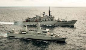 تعهدا بتقوية تعاونهما لتثبيت الاستقرار الإقليمي.. تفاصيل مباحثات بين مفتش البحرية الملكية وقائد القوات البحرية الأمريكية في أوروبا وإفريقيا المغربية