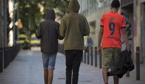 تقرير: أزيد من 10 آلاف طفل مغربي في وضعية غير قانونية بإسبانيا