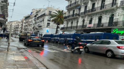 انتشار مكثف للشرطة وغلق تام للعاصمة الجزائرية في الذكرى الثانية للحراك