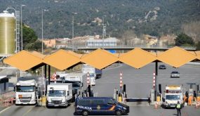 استمرار إغلاق الحدود بين المغرب وسبتة المحتلة و100 مغربي عالق يطلبون العودة إلى أرض الوطن