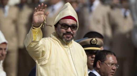 “الملك خط أحمر” يتصدر مواقع التواصل الإجتماعي بعد التطاول الجزائري على رموز المملكة المغربية
