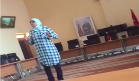 الوزير أمزازي في قفص الإتهام!.. موظفة بأكاديمية الداخلة تتهم “الأساتذة المتعاقدين” بتقديم رشوة لولوج التعليم (فيديو)
