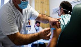 وزارة الصحة تعلن تأجيل تلقيح المواطنين المبرمجين يوم السبت المقبل
