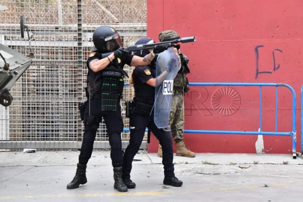 تسبب فوفاة شاب وضرب قاصر بالقرطاس.. الحرس الإسباني تكرفصْ على الحراگة المغاربة! (فيديو)