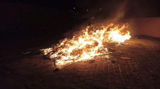 إضرام نار واعتقالات وإصابات… ليلة دامية في سبتة عقب زيارة زعيم VOX