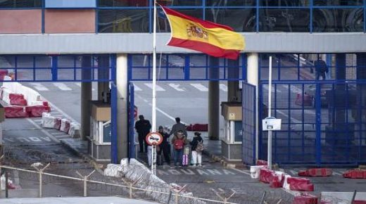 إسبانيا تمدد إغلاق سبتة ومليلية المحتلتين في وجه المغاربة لشهر آخر