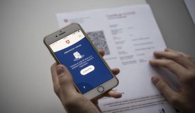 تزوير شهادات اللقاح والاختبار.. تفاصيل مثيرة حول تجارة مربحة في زمن كورونا!