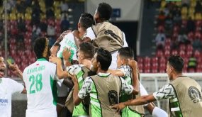 الرجاء ينتصر على شبيبة القبائل ويتوج بطلا لكأس الكونفدرالية