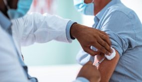 “جواز التلقيح غير صالح بدون جرعة ثالثة” عبارة لوزير الصحة أثارت جدلا