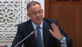 لقجع يعد أطباء القطاع العام برفع دخلهم الشهري الى 10 ملايين