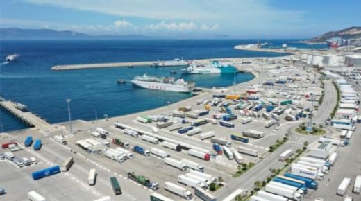 طنجة المتوسط: رقمنة كامل إجراءات العبور المينائي لأنشطة الحاويات وشاحنات النقل الدولي ابتداء من 15 نونبر