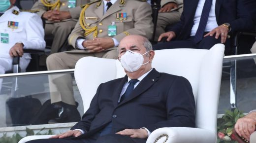 الجزائر “تُجمد” الاتصالات الديبلوماسية مع فرنسا