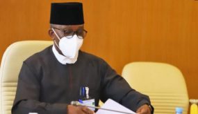 المفتش العام للقوات المسلحة الملكية وقائد المنطقة الجنوبية يستقبل المفوض المكلف بالشؤون السياسية والسلم والأمن بالاتحاد الإفريقي