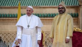 البابا فرانسيس يحذر من خطر نبذ الحوار والعلاقات الاجتماعية في زمن الجائحة