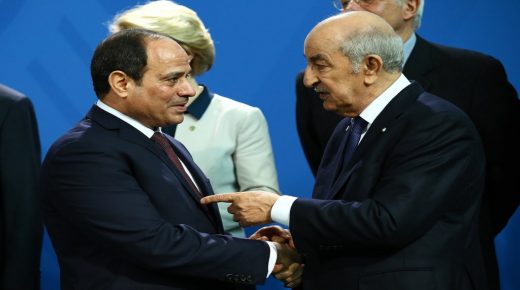 إعلام: أزمة بين مصر والجزائر جراء استقبال تبون لرئيس حكومة ليبي سابق