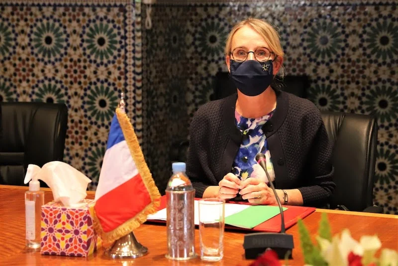 باريس تقرر إجراء “تغييرات دبلوماسية” وتستثني السفارة الفرنسية في المغرب