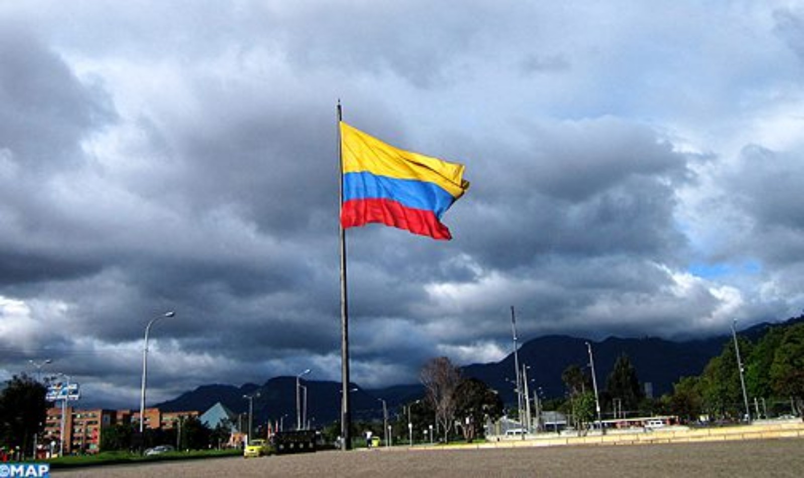 أعضاء مجلس الشيوخ الكولومبي ينتفضون ضد قرار الرئيس الاعتراف بالجمهورية الوهمية