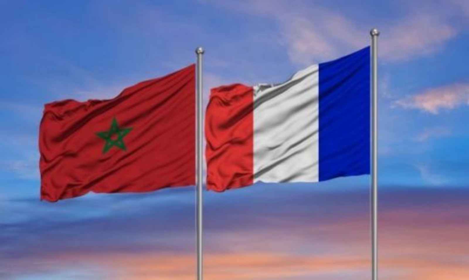 “جون أفريك” تكشف أحد الشروط المسبقة بشأن زيارة ماكرون للمغرب