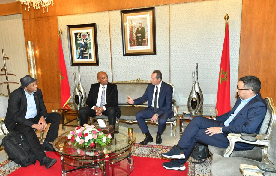 رئيس “الكاف” يرحب بتقديم المغرب طلب استضافة “كان 2025”
