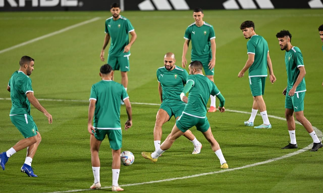 المنتخب الوطني يواصل استعداداته لمباراة إسبانيا