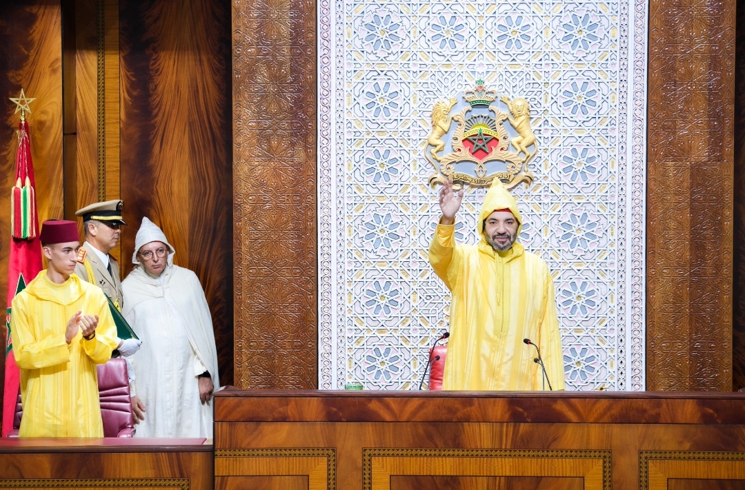 الملك يدعو البرلمان لتغليب المصالح العليا للوطن والمواطنين وإقرار مدونة للأخلاقيات