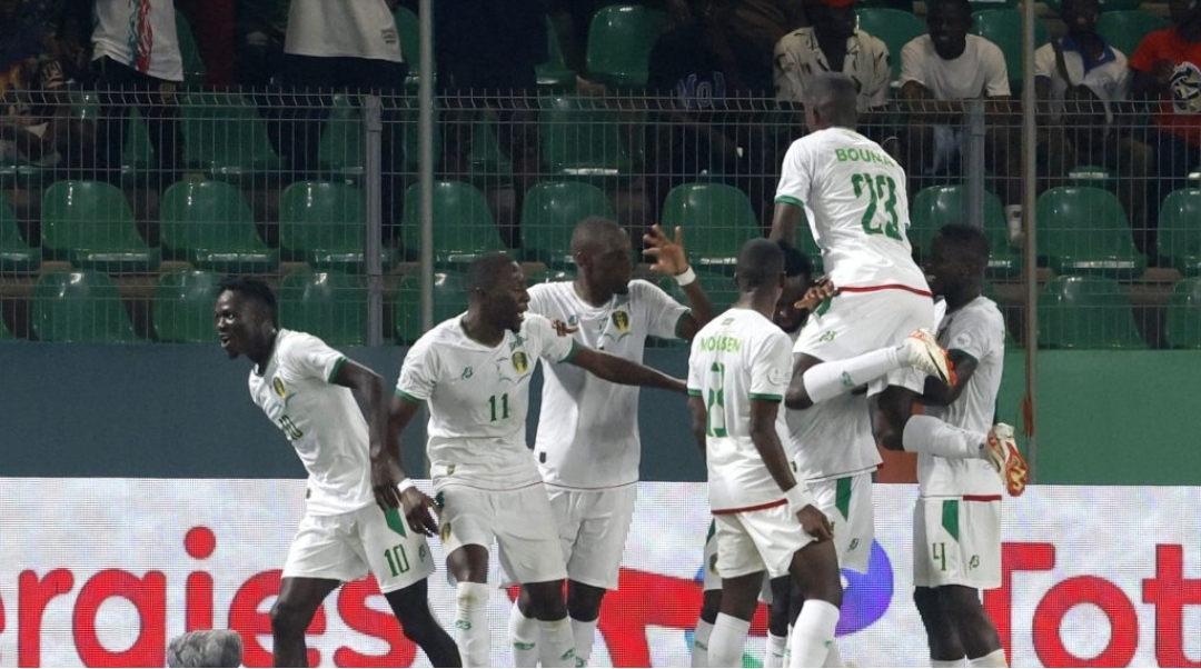 كأس أمم إفريقيا.. تأهل تاريخي لموريتانيا إلى ثمن النهائي والمنتخب الجزائري يعود إلى عنابة مبكرا
