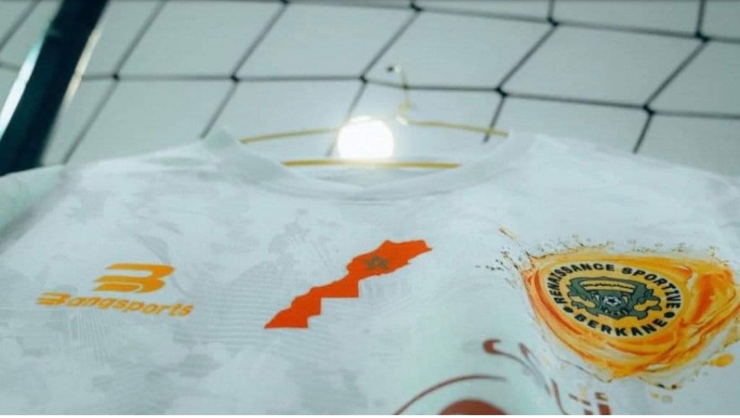 الجزائر تمنع بعثة نهضة بركان من دخول أراضيها بسبب خريطة المغرب على قمصان الفريق