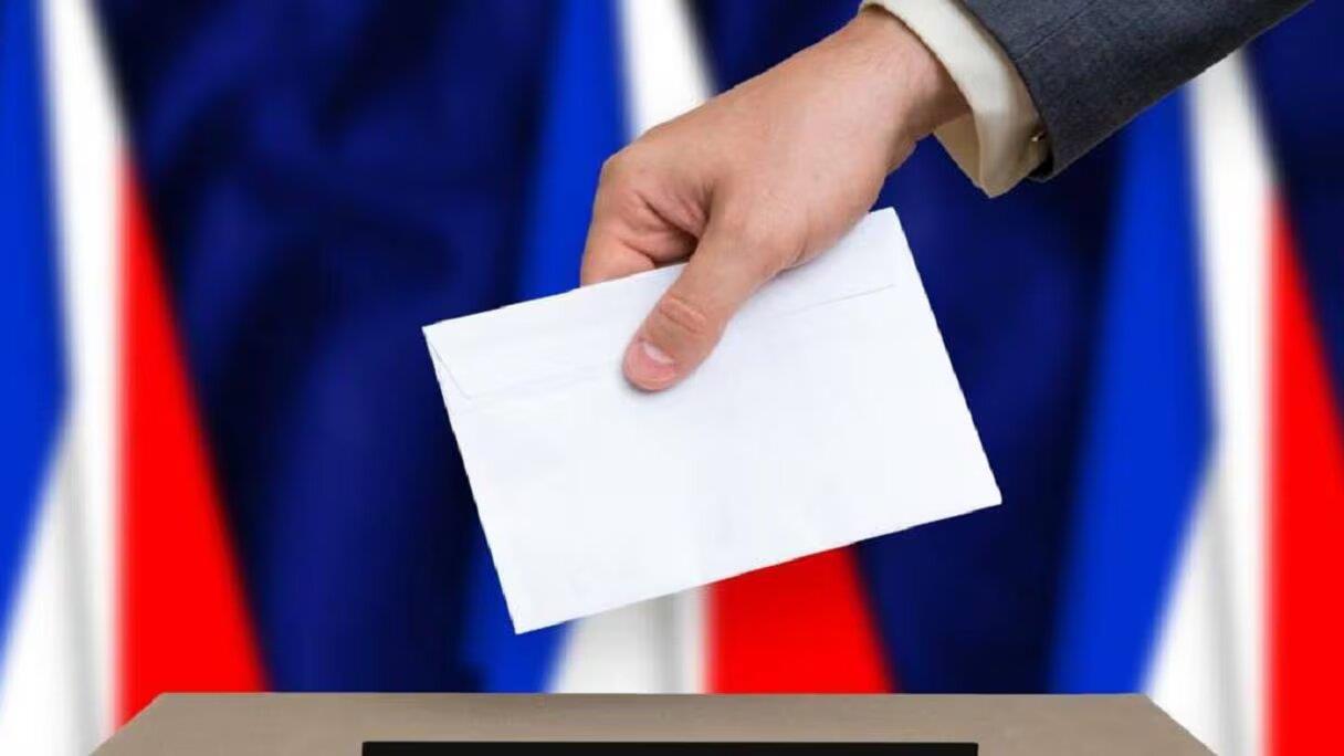 فرنسا.. قبل ستة أيام من الانتخابات التشريعية، التجمع الوطني وحلفاؤه يتصدرون الاستطلاعات