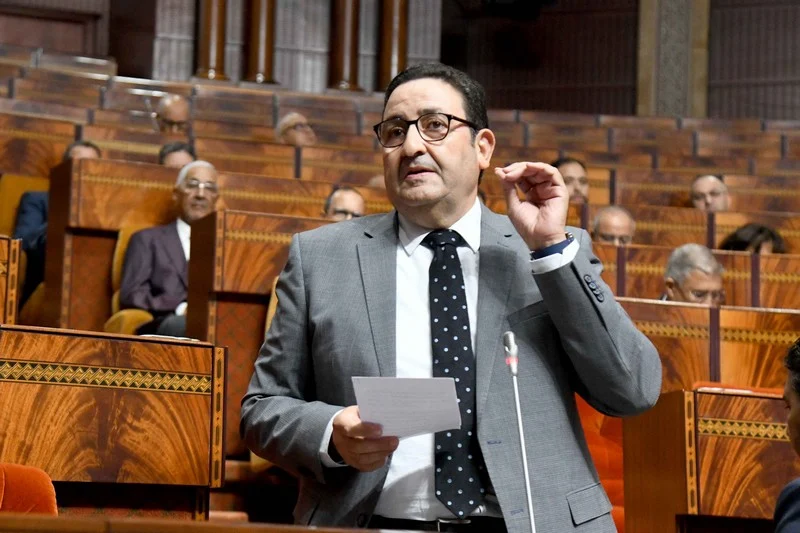 قيوح يعفي الكاتب العام لوزارة النقل ويعمّق زلزال التغييرات في قطاع يعاني من اختلالات