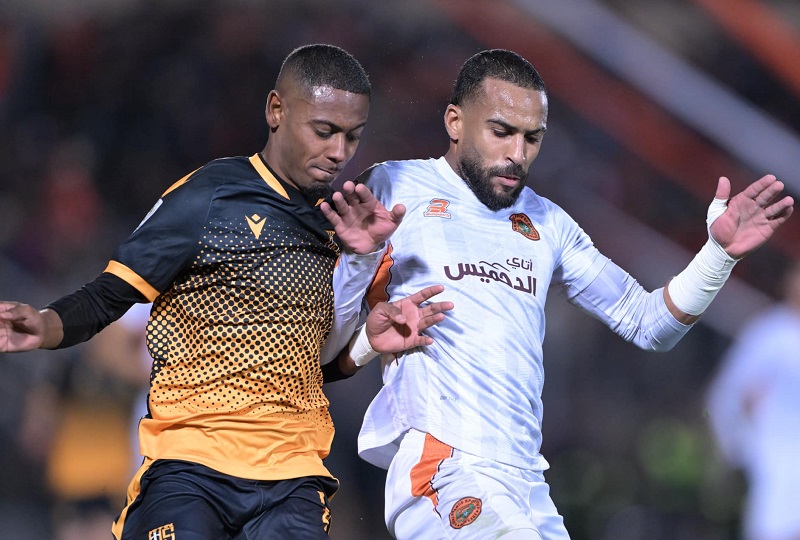 نهضة بركان يتوج بأول بطولة في تاريخه بعد التعادل مع تواركة