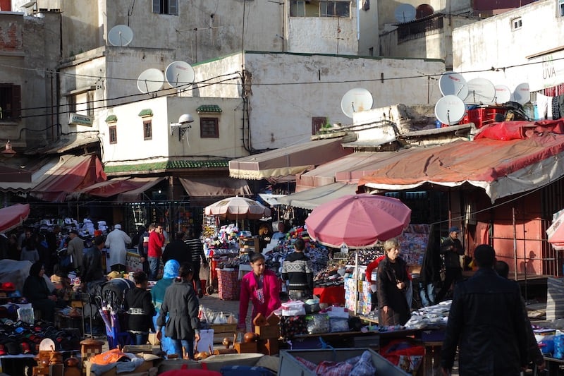 نزيف الاقتصاد غير المهيكل.. تهرب ضريبي بالمليارات والحكومة في سباق ضد الزمن
