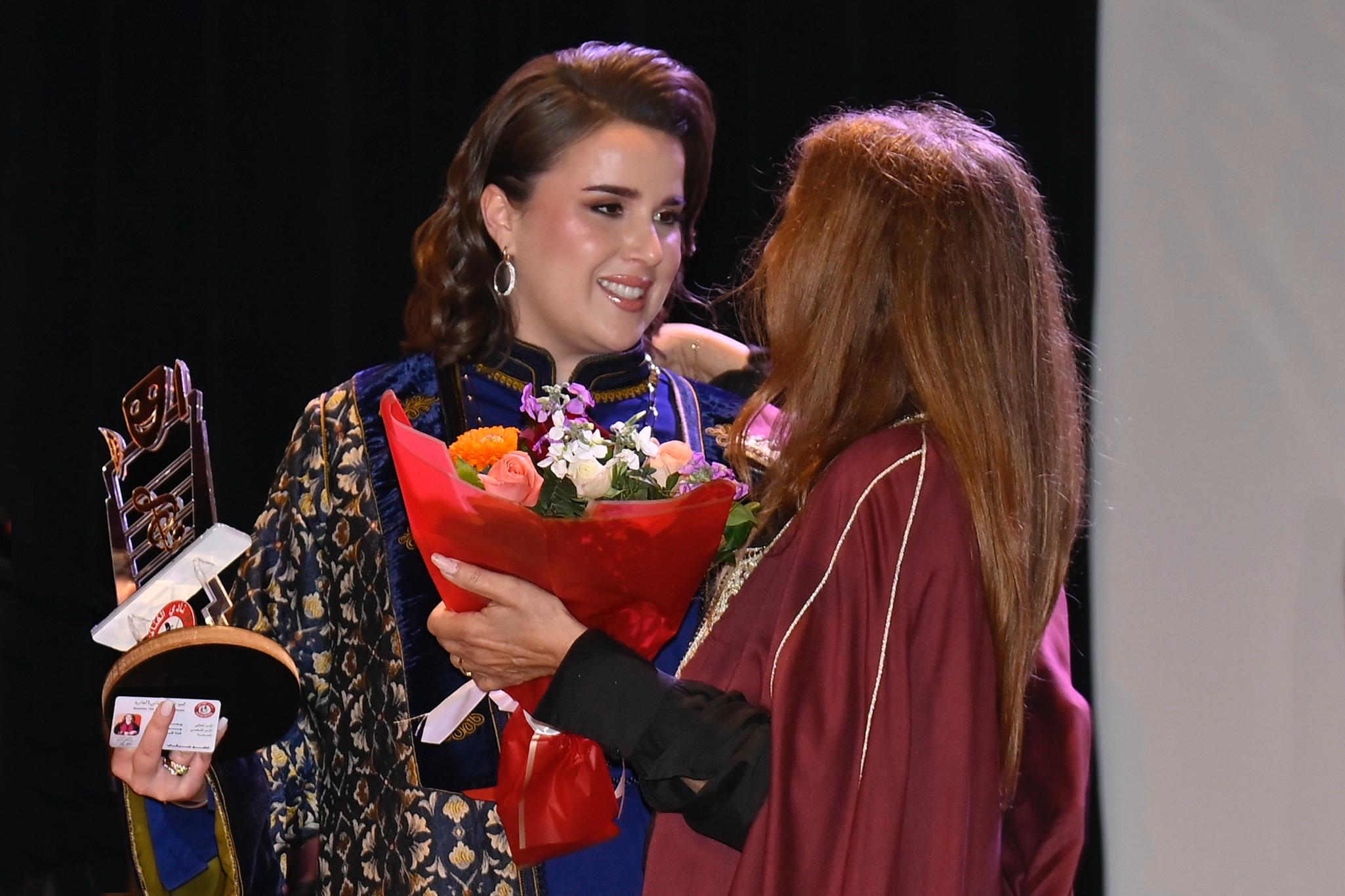 ”تتويج الفنانة يسرى بوحموش في حفل تكريم نظم على شرف النساء المغربيات المتألقات“