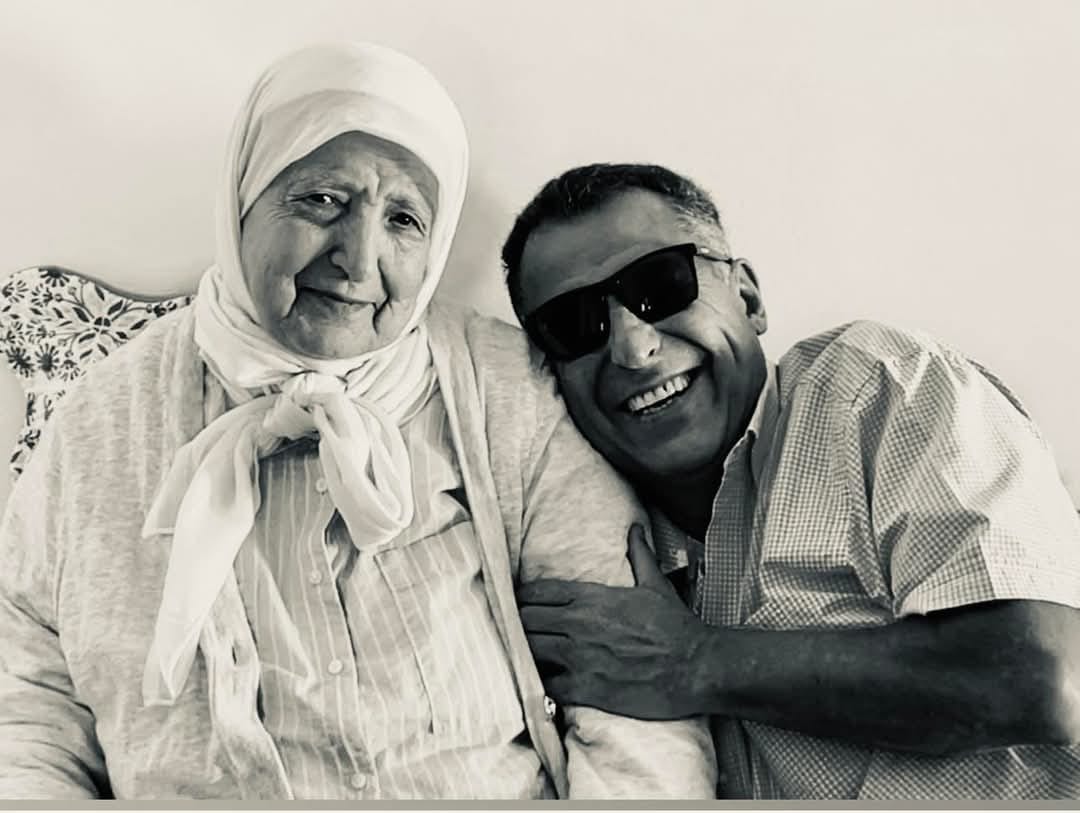 والدة رجل الأعمال المغربي الكندي محمد الخياط في ذمة الله