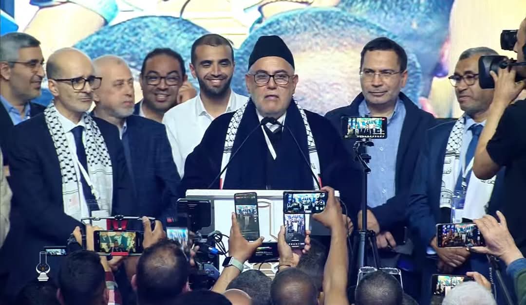 ابن كيران يعود لقيادة “البيجيدي” بعد فوز كاسح في مؤتمر بوزنيقة