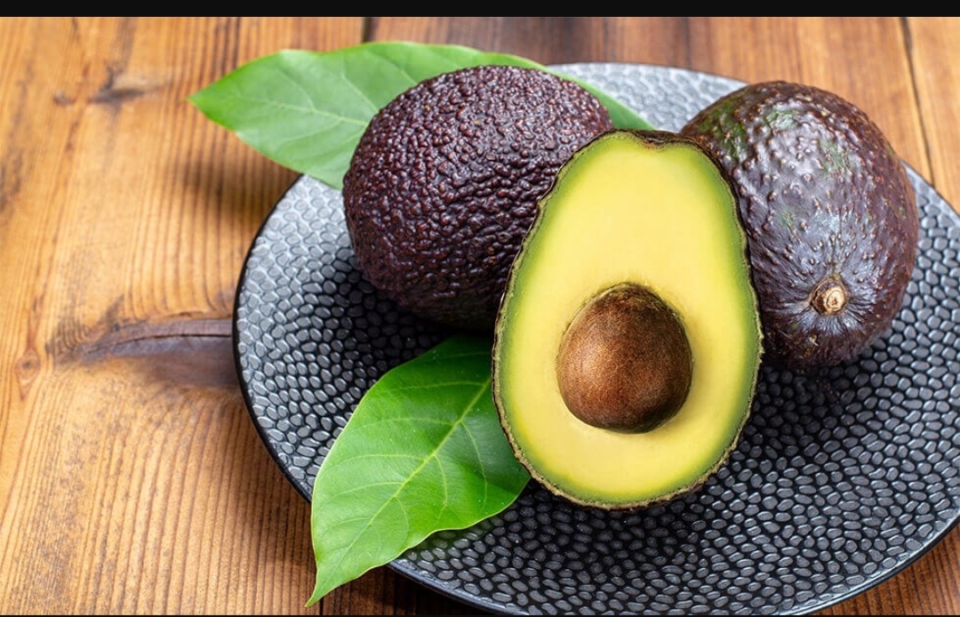 كيف قلبت صادرات الأفوكادو المغربية موازين السوق الإسبانية وأربكت حسابات الفلاحين الأوروبيين؟