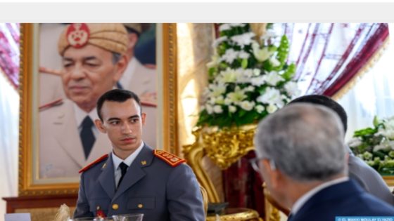 صاحب السمو الملكي ولي العهد الأمير مولاي الحسن يترأس مأدبة غداء أقامها جلالة الملك بمناسبة الذكرى الـ 69 لتأسيس القوات المسلحة الملكية