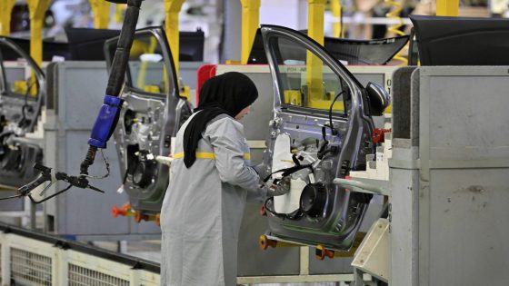 106 دولارات فقط لكل سيارة.. المغرب يعتلي عرش التصنيع الأرخص عالميا